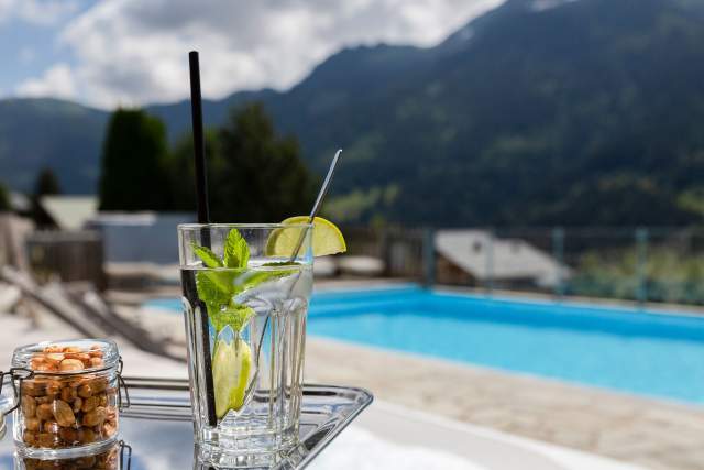 Piscine Restaurant Gastronomique Hauteluce Les Saisies en Savoie La Ferme du Chozal