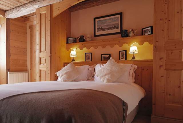 Chambres de l'Hotel Spa en Savoie avec Jacuzzi, Piscine et Vue sur le Mont Blanc près des Les Saisies